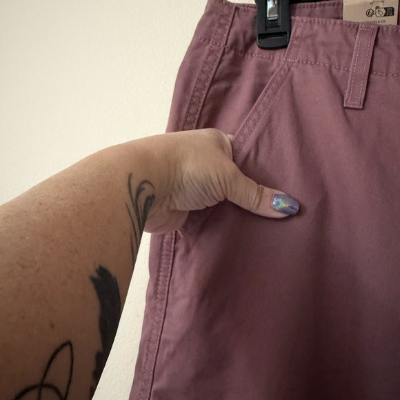 Levi's Women's Wide Leg Baggy Cargo Pants, color Rose Taupe, size 30x30 - Picture 8 of 12